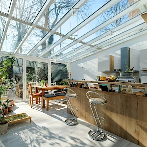 Wintergarten-Küche-Essbereich