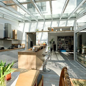 Wintergarten-Küche-Essbereich